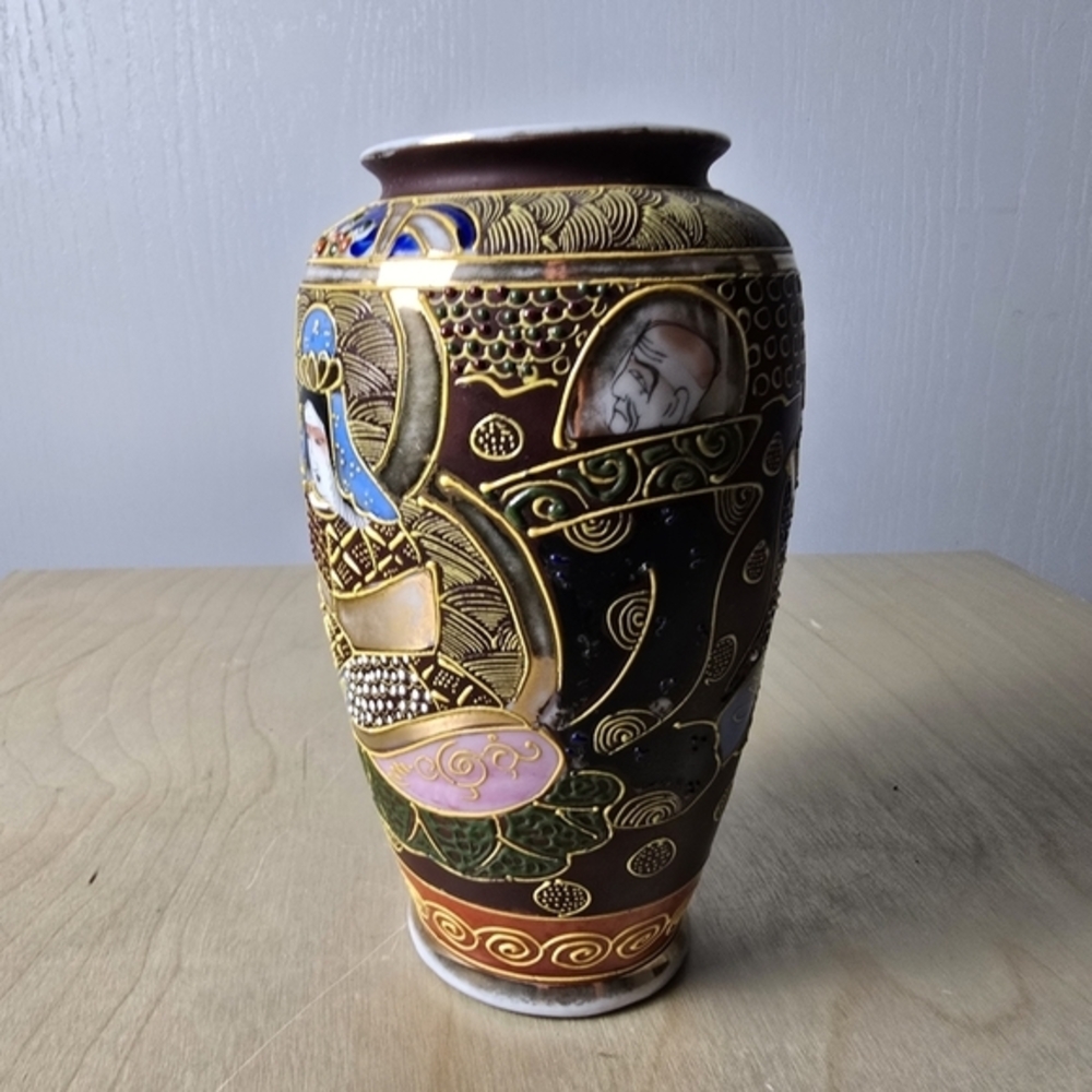 Vintage Satsuma Moriage Vase